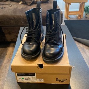 Dr. Martens Like NEW 1460 Mono Black size 10